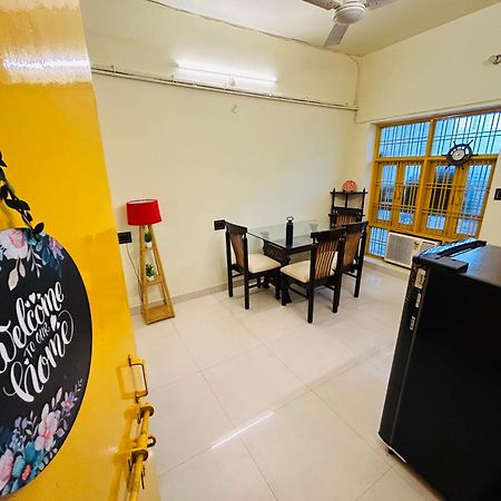 The Yellow House - Couple'S Getaway In Gomti Nagar- 1 Bhk Lucknow Exterior photo